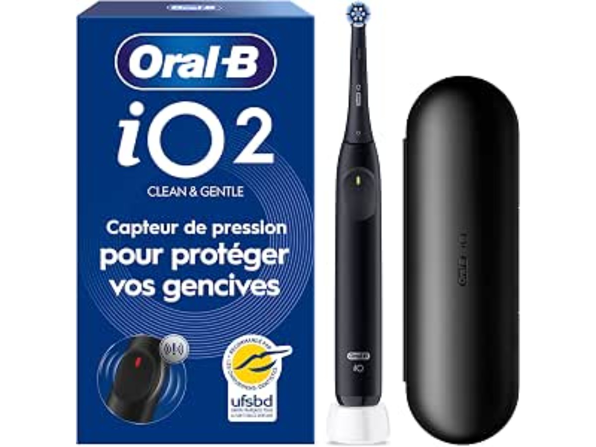 Oral-B iO 2 Electric Toothbrush with 1 Replacement Brush, Black