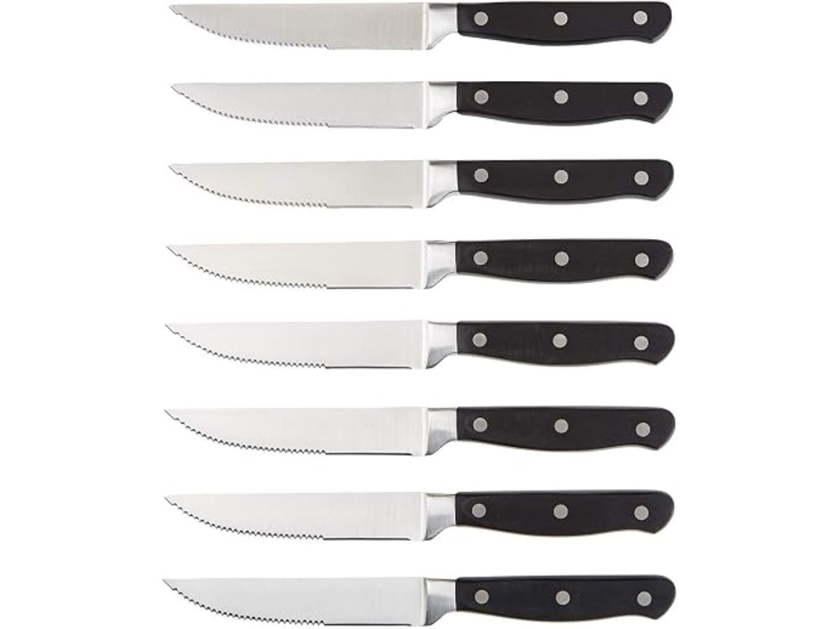 Amazon Basics 8 Piece Steak Knife Set Serrated Steel Blades Ergonomic Handle Black/Stainless Steel